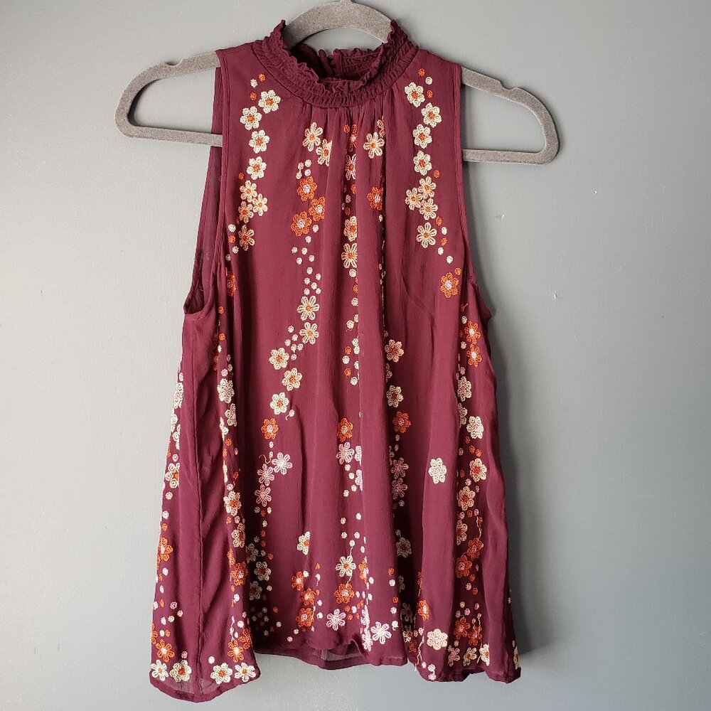 Floreat Floral Embroidered Tank Size Medium